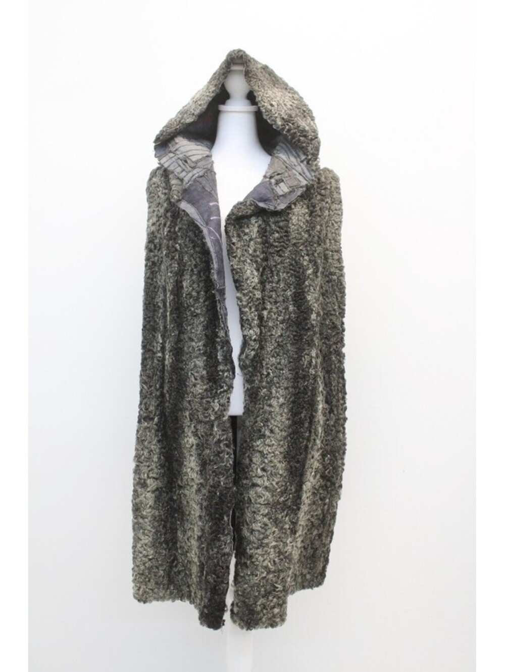 SCRAP ITEM: GRAY CURLY LAMB FUR CAPE WOMEN WOMAN SIZE N/A